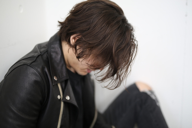 男性の髪型をパーマを軸に考える セクシーなミディアム編 Careblog Magnolia マグノリア 東京 表参道にあるパーマ専門店