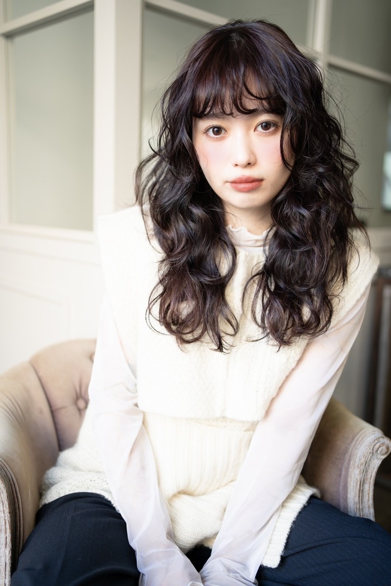 黒髪さんにオススメ！ふわふわスパイラルパーマ