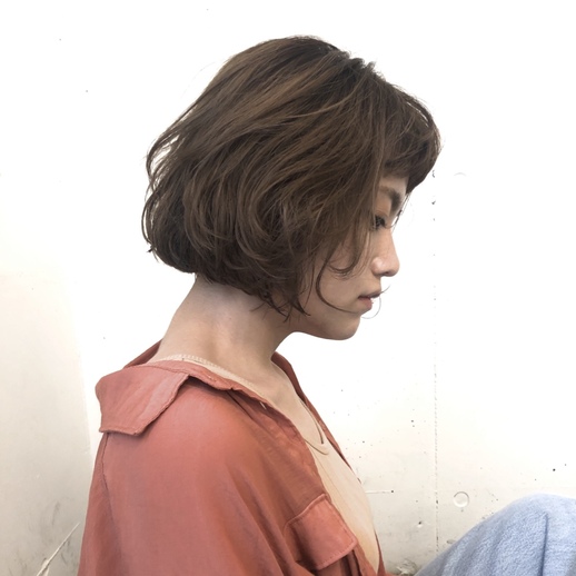 ボブのコテ巻き風パーマ Gallery MAGNOLiA (マグノリア) 東京・表参道にあるパーマが得意なヘアサロン